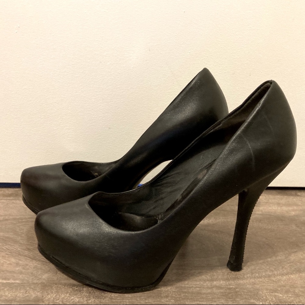 Size 5.5 GUESS MARCIANO 4.5” heels, black